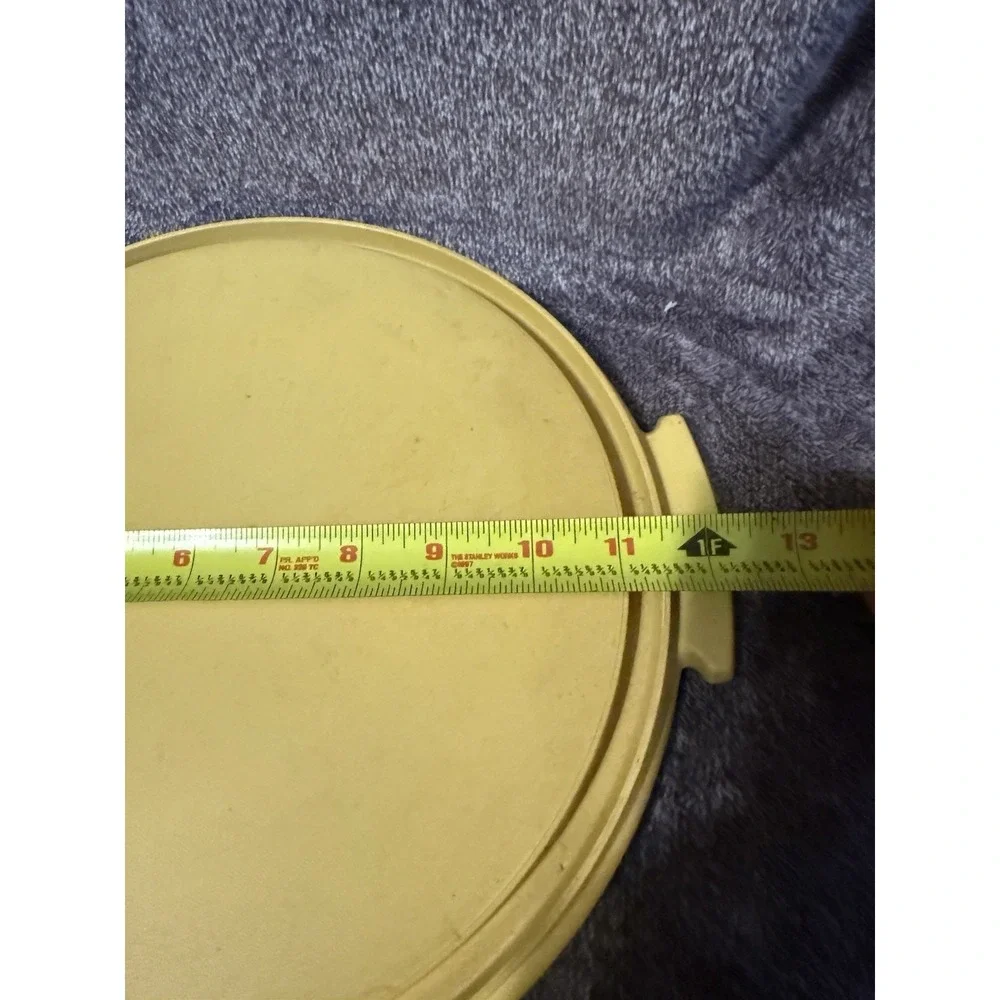Vtg TUPPERWARE Round Cake /Pie Taker Carrier #684‎ & 683-7- HARVEST GOLD